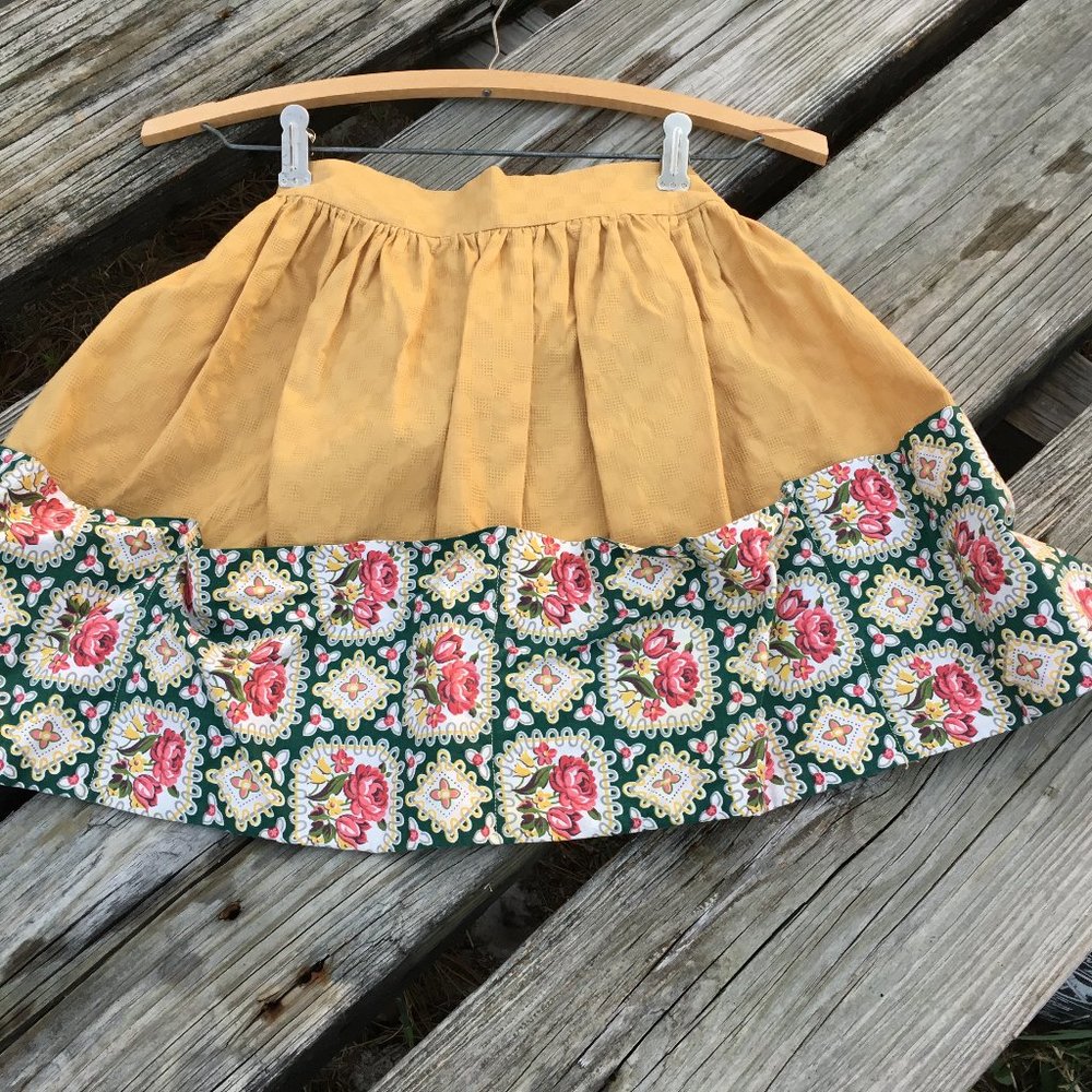 Vintage Gold 4 Pocket vintage half apron